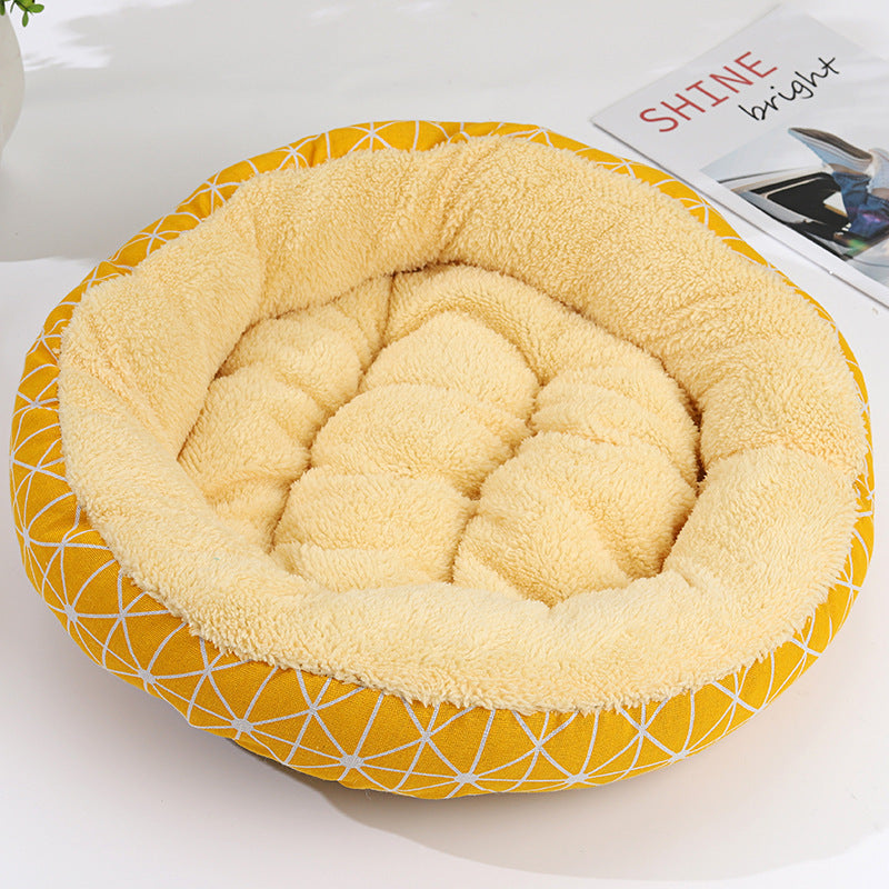 Cosy Round Pet Bed for Cats & Small Dogs – Winter Warmth - TailAura