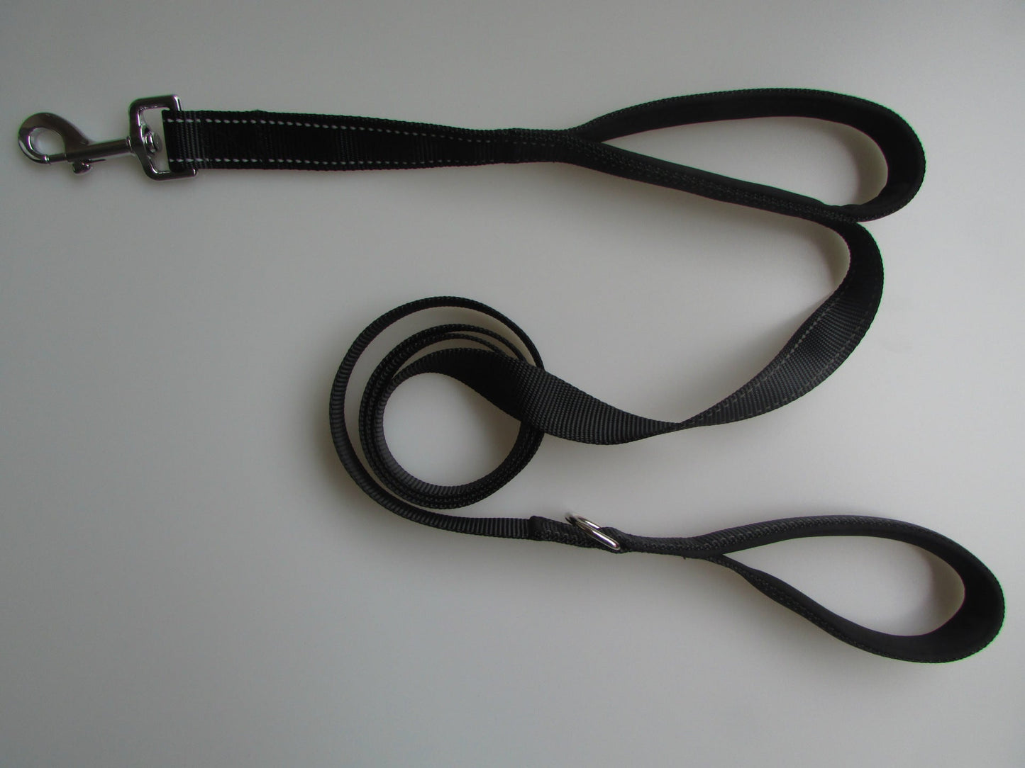 Pet Double Handle Pull Leash with Reflective Strip – Durable Nylon Leash with Metal Buckle and Extra Traction Options